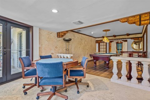 House in Hallandale Beach, Florida 5 bedrooms, 625.98 sq.m. № 1783952 - photo 16