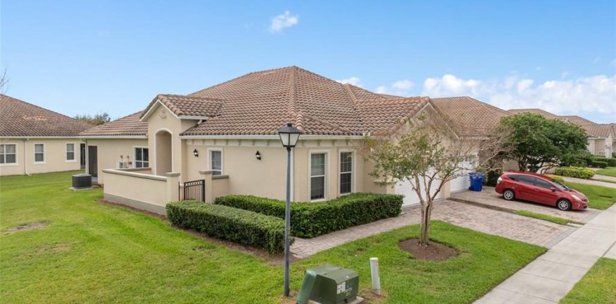 Casa en Kissimmee, Florida 3 dormitorios, 176.51 m2 № 1914542