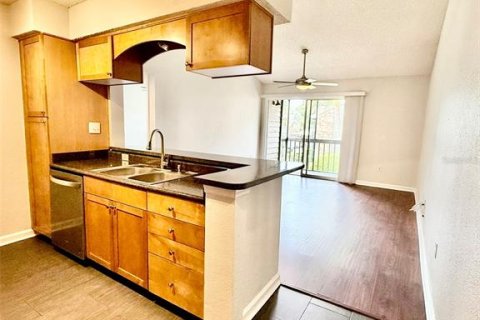 Condominio en alquiler en Clearwater, Florida, 1 dormitorio, 62.99 m2 № 1915641 - foto 3