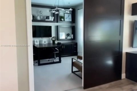 Casa en venta en Parkland, Florida, 5 dormitorios, 395.3 m2 № 1964952 - foto 9