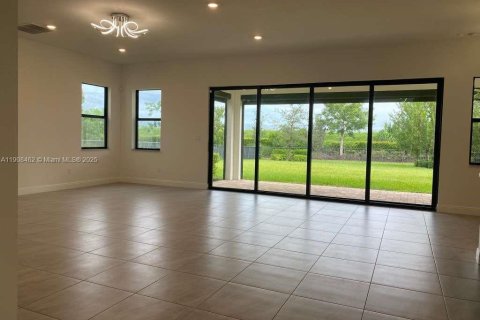 Casa en venta en Parkland, Florida, 5 dormitorios, 395.3 m2 № 1964952 - foto 3