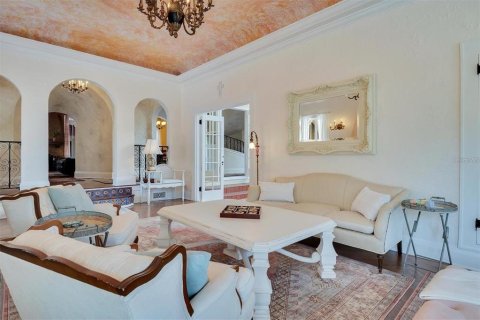 House in Lakeland, Florida 5 bedrooms, 463.4 sq.m. № 1718014 - photo 20