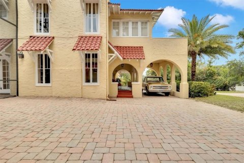 House in Lakeland, Florida 5 bedrooms, 463.4 sq.m. № 1718014 - photo 6