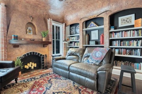 House in Lakeland, Florida 5 bedrooms, 463.4 sq.m. № 1718014 - photo 23