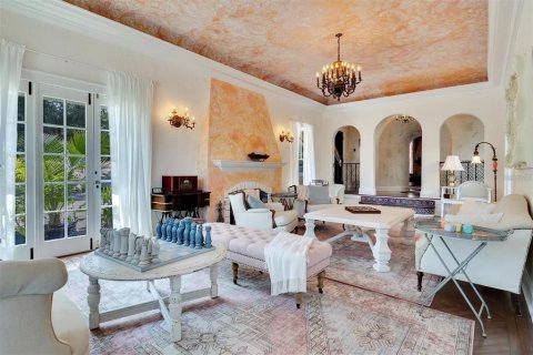 House in Lakeland, Florida 5 bedrooms, 463.4 sq.m. № 1718014 - photo 16