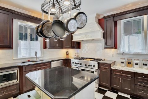 House in Lakeland, Florida 5 bedrooms, 463.4 sq.m. № 1718014 - photo 29
