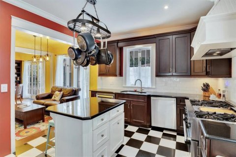 House in Lakeland, Florida 5 bedrooms, 463.4 sq.m. № 1718014 - photo 28