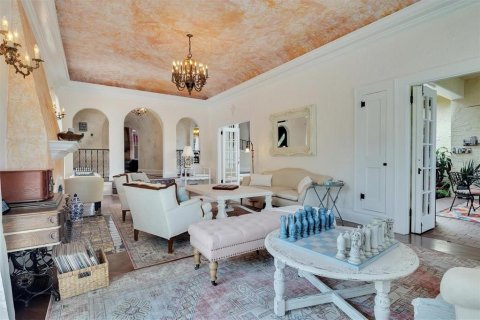 House in Lakeland, Florida 5 bedrooms, 463.4 sq.m. № 1718014 - photo 19