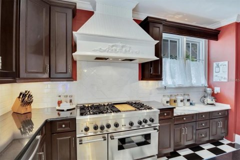 House in Lakeland, Florida 5 bedrooms, 463.4 sq.m. № 1718014 - photo 30