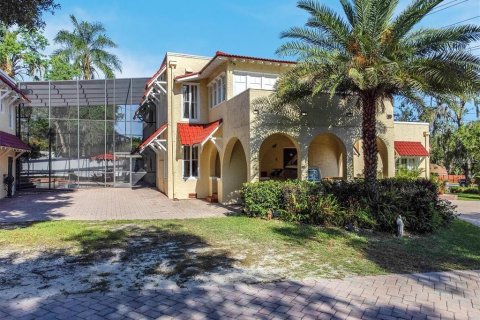House in Lakeland, Florida 5 bedrooms, 463.4 sq.m. № 1718014 - photo 3