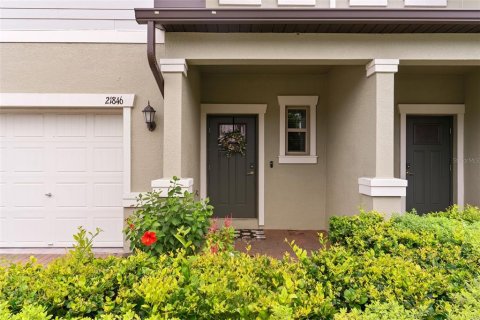 Townhouse in CONNERTON

 in Land O' Lakes, Florida 3 bedrooms, 148.74 sq.m. № 2377628 - photo 3