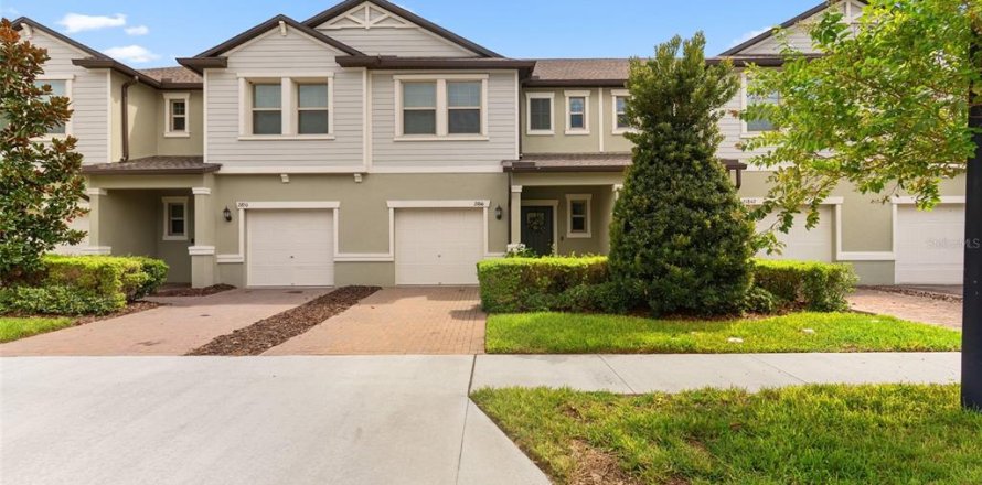 Townhouse in CONNERTON

 in Land O' Lakes, Florida 3 bedrooms, 148.74 sq.m. № 2377628