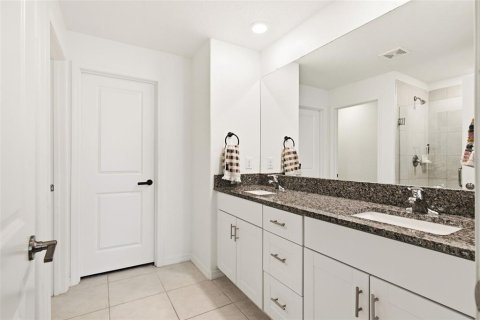 Townhouse in CONNERTON

 in Land O' Lakes, Florida 3 bedrooms, 148.74 sq.m. № 2377628 - photo 21
