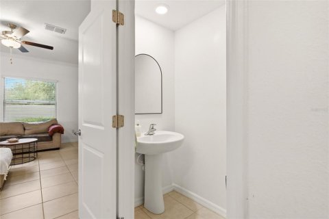 Townhouse in CONNERTON

 in Land O' Lakes, Florida 3 bedrooms, 148.74 sq.m. № 2377628 - photo 16