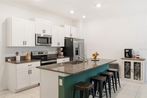 Townhouse in CONNERTON

 in Land O' Lakes, Florida 3 bedrooms, 148.74 sq.m. № 2377628 - photo 11