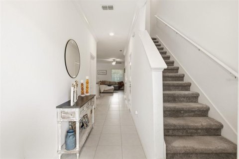 Townhouse in CONNERTON

 in Land O' Lakes, Florida 3 bedrooms, 148.74 sq.m. № 2377628 - photo 4