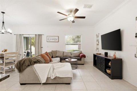 Townhouse in CONNERTON

 in Land O' Lakes, Florida 3 bedrooms, 148.74 sq.m. № 2377628 - photo 6