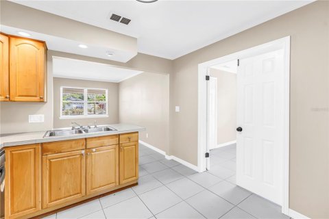 Casa en venta en Saint Petersburg, Florida, 3 dormitorios, 74.69 m2 № 2385882 - foto 9