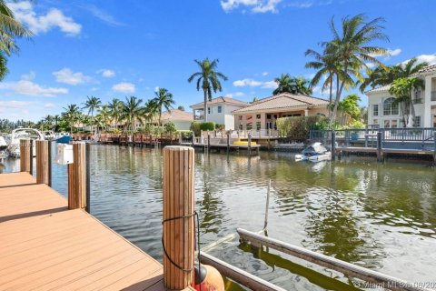 Villa ou maison à louer à Hollywood, Floride: 4 chambres, 270.53 m2 № 1939646 - photo 25