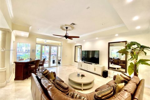 Villa ou maison à louer à Hollywood, Floride: 4 chambres, 270.53 m2 № 1939646 - photo 12