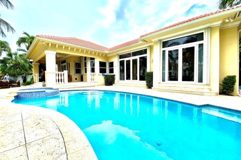 Villa ou maison à louer à Hollywood, Floride: 4 chambres, 270.53 m2 № 1939646 - photo 5