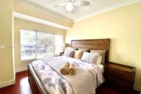 Villa ou maison à louer à Hollywood, Floride: 4 chambres, 270.53 m2 № 1939646 - photo 17