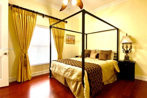 Villa ou maison à louer à Hollywood, Floride: 4 chambres, 270.53 m2 № 1939646 - photo 19