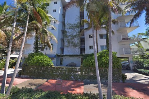Copropriété à louer à Miami Beach, Floride: 1 chambre, 67.82 m2 № 2264612 - photo 2