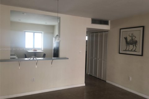 Copropriété à louer à Miami Beach, Floride: 1 chambre, 67.82 m2 № 2264612 - photo 9