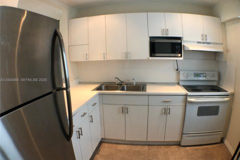 Copropriété à louer à Miami Beach, Floride: 1 chambre, 67.82 m2 № 2264612 - photo 5