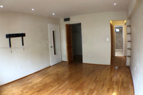 Copropriété à louer à Miami Beach, Floride: 1 chambre, 67.82 m2 № 2264612 - photo 8