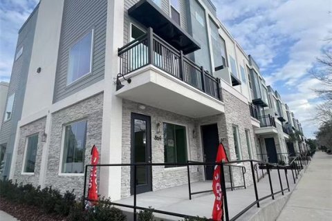 Immobilier commercial à louer à Oviedo, Floride: 70.61 m2 № 1535484 - photo 2