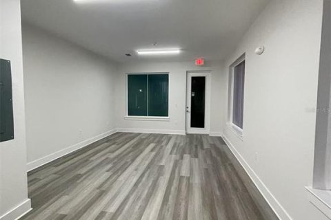 Immobilier commercial à louer à Oviedo, Floride: 70.61 m2 № 1535484 - photo 14