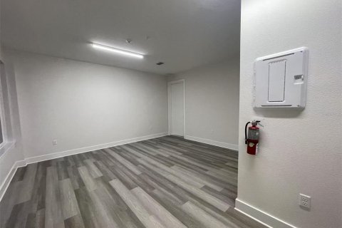 Immobilier commercial à louer à Oviedo, Floride: 70.61 m2 № 1535484 - photo 12