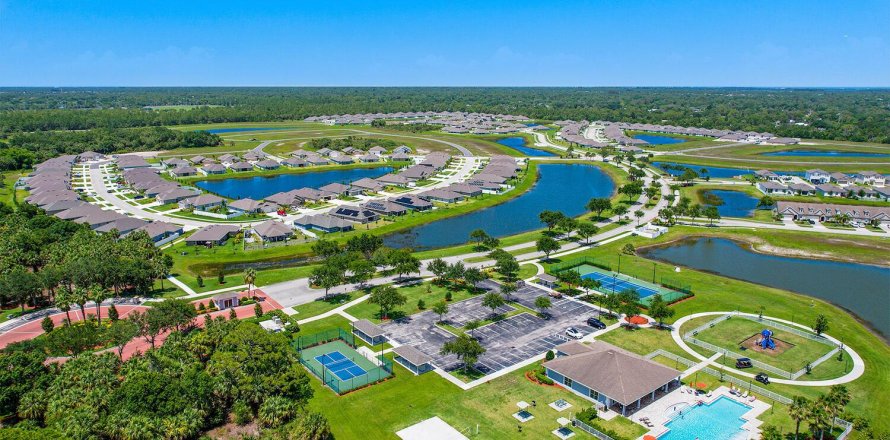 Villa ou maison à Fort Pierce, Floride 4 chambres, 210.42 m2 № 1074737