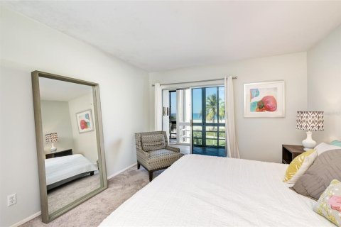 Condo in Sarasota, Florida, 2 bedrooms  № 214507 - photo 24