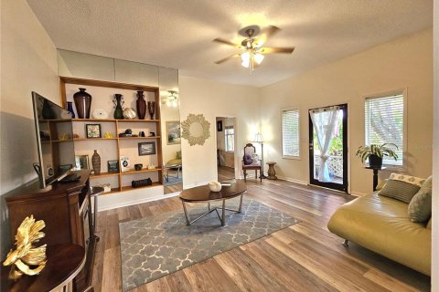 House in Clearwater, Florida 3 bedrooms, 139.35 sq.m. № 2310695 - photo 11