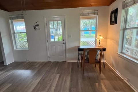 House in Clearwater, Florida 3 bedrooms, 139.35 sq.m. № 2310695 - photo 6