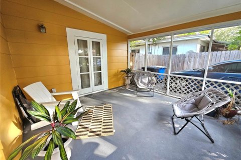 House in Clearwater, Florida 3 bedrooms, 139.35 sq.m. № 2310695 - photo 14