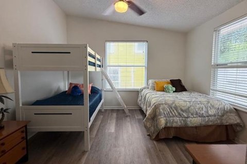 House in Clearwater, Florida 3 bedrooms, 139.35 sq.m. № 2310695 - photo 3
