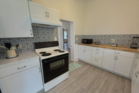 House in Clearwater, Florida 3 bedrooms, 139.35 sq.m. № 2310695 - photo 16