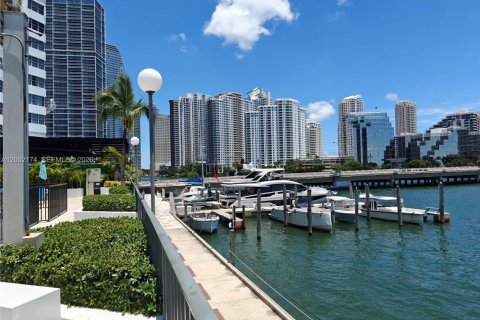 Condo in Miami, Florida, 2 bedrooms № 2173458 - photo 11