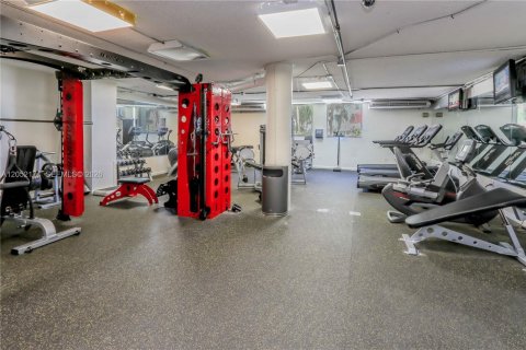 Condo in Miami, Florida, 2 bedrooms № 2173458 - photo 16