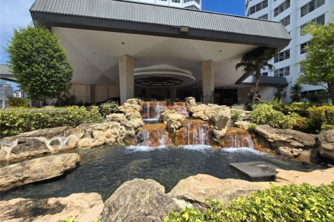 Condo in Miami, Florida, 2 bedrooms № 2173458 - photo 23