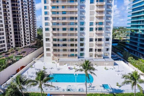 Condo in Bal Harbour, Florida, 2 bedrooms  № 2013471 - photo 14