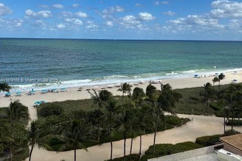 Condo in Bal Harbour, Florida, 2 bedrooms  № 2013471 - photo 19