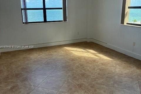 Condo in Bal Harbour, Florida, 2 bedrooms  № 2013471 - photo 5