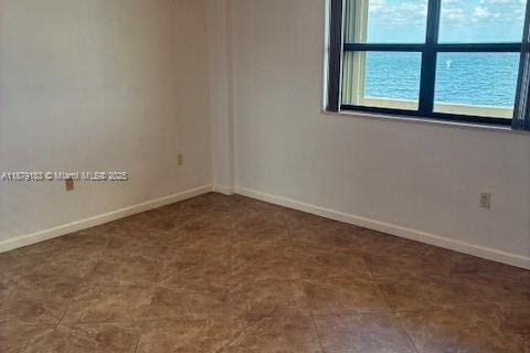 Condo in Bal Harbour, Florida, 2 bedrooms  № 2013471 - photo 7