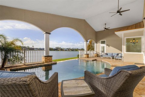 House in Port Charlotte, Florida 4 bedrooms, 364.55 sq.m. № 2428942 - photo 24