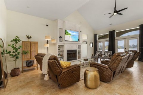 House in Port Charlotte, Florida 4 bedrooms, 364.55 sq.m. № 2428942 - photo 8